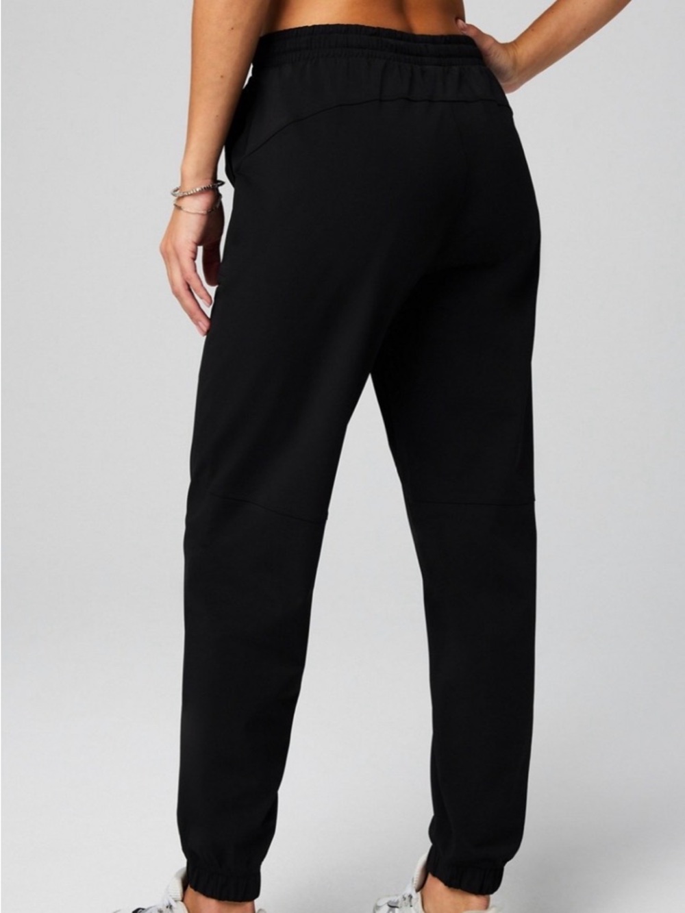 Fabletics Women’s Black ‘The One Jogger’ Elastic Waist Jogger Pants Size Large - Picture 2 of 5